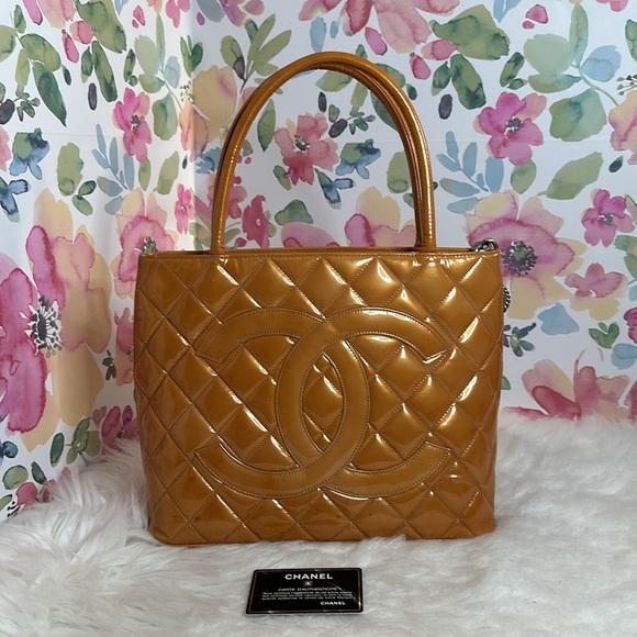 💯Authentic Chanel Medallion PM Size🍀 - Picture 13 of 17